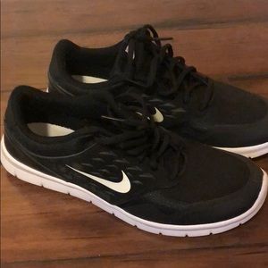 Never worn Nikes!!!!